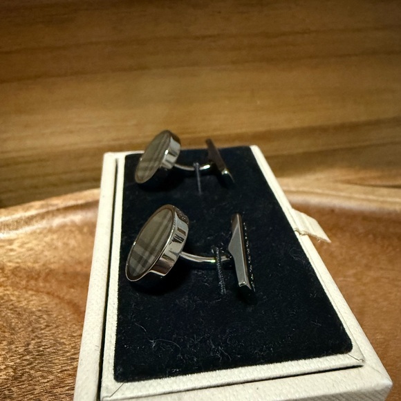 Burberry Black and Gray Plaid Cufflinks - Picture 4 of 6